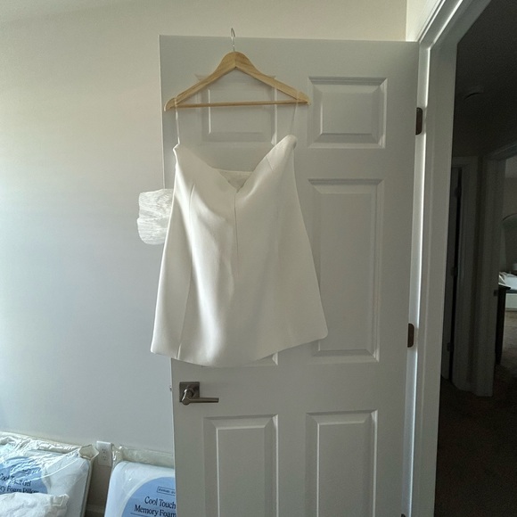 Meshki White Asymmetrical Pleated Skirt - Picture 3 of 6